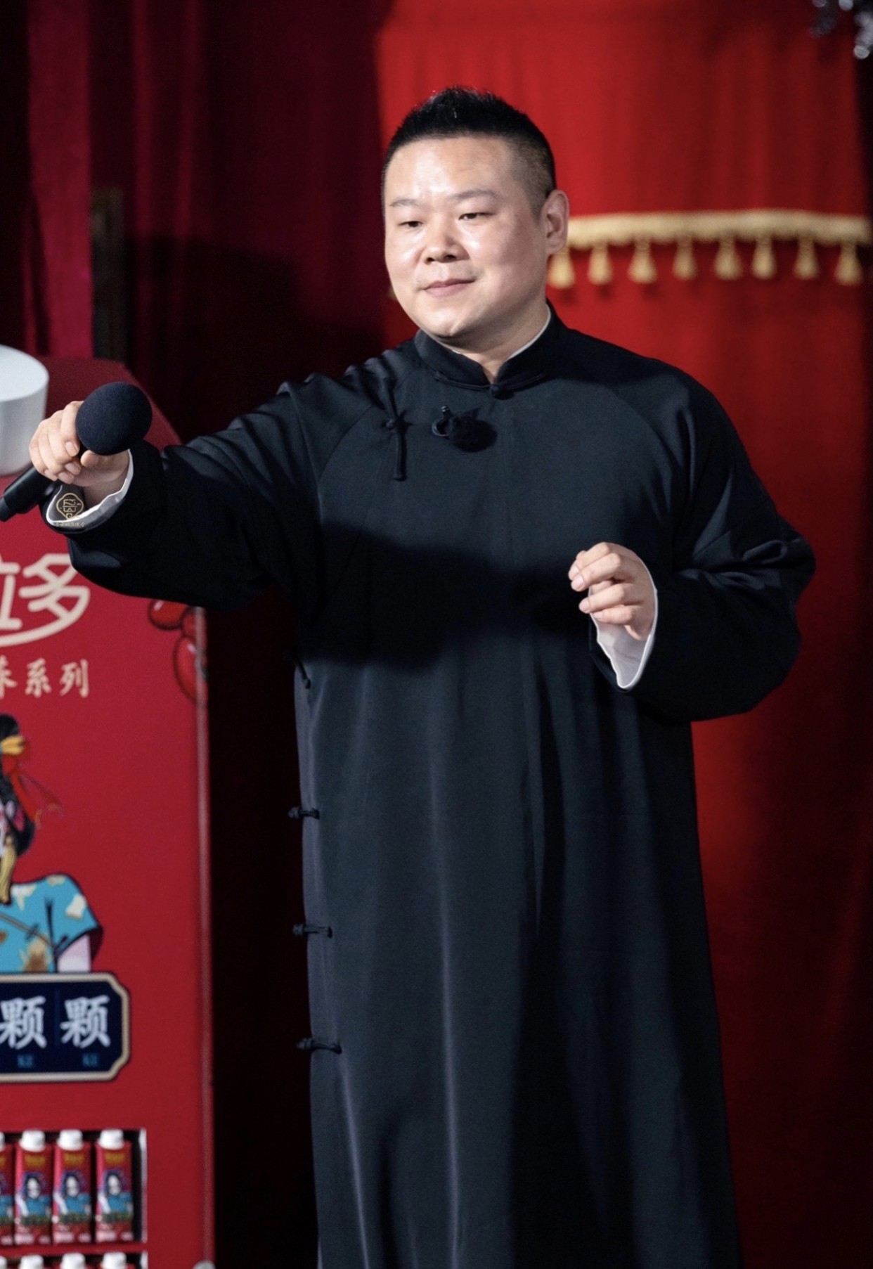 岳云鹏相声作品浪一浪，舞台魅力与幽默艺术展现